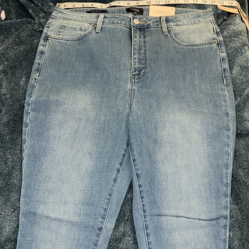 NYDJ's Ami Skinny Jeans - Picture 2 of 9
